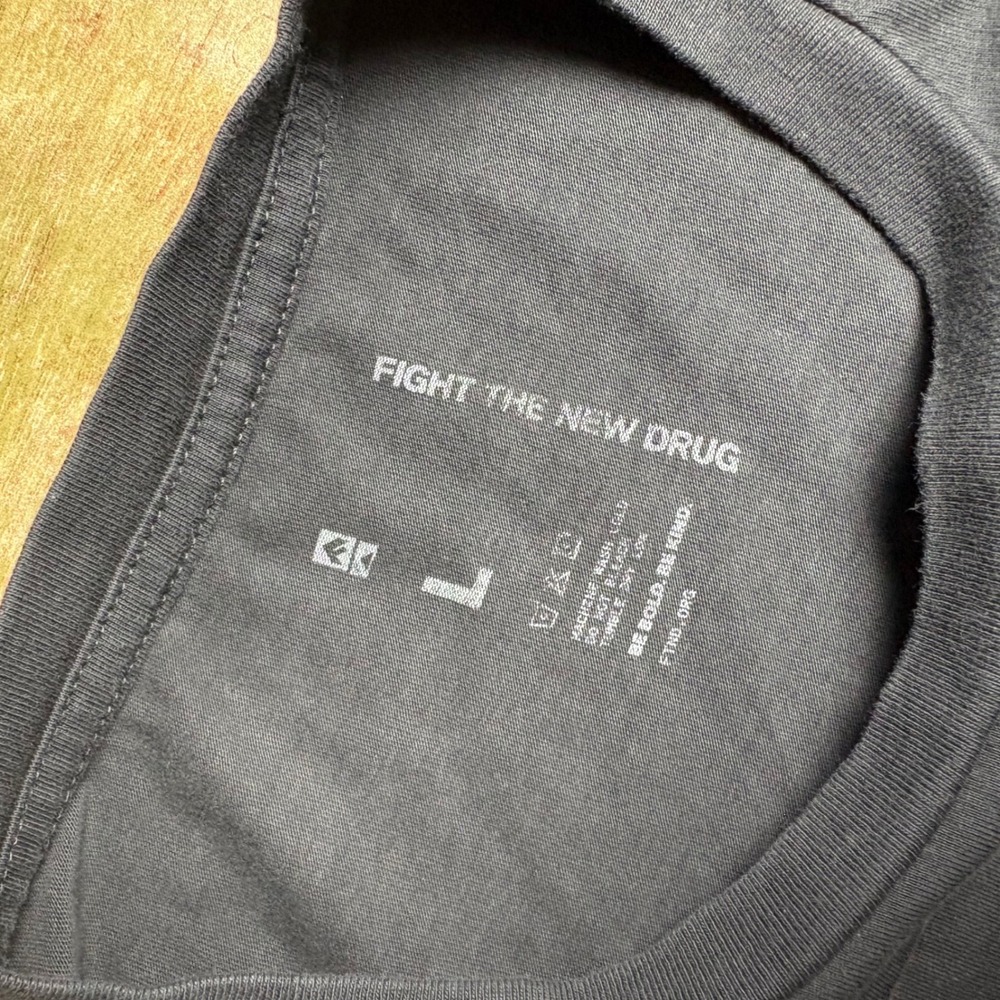 Fight The New Drug Be A Lover & A Fighter Graphic Tee L - Picture 5 of 6